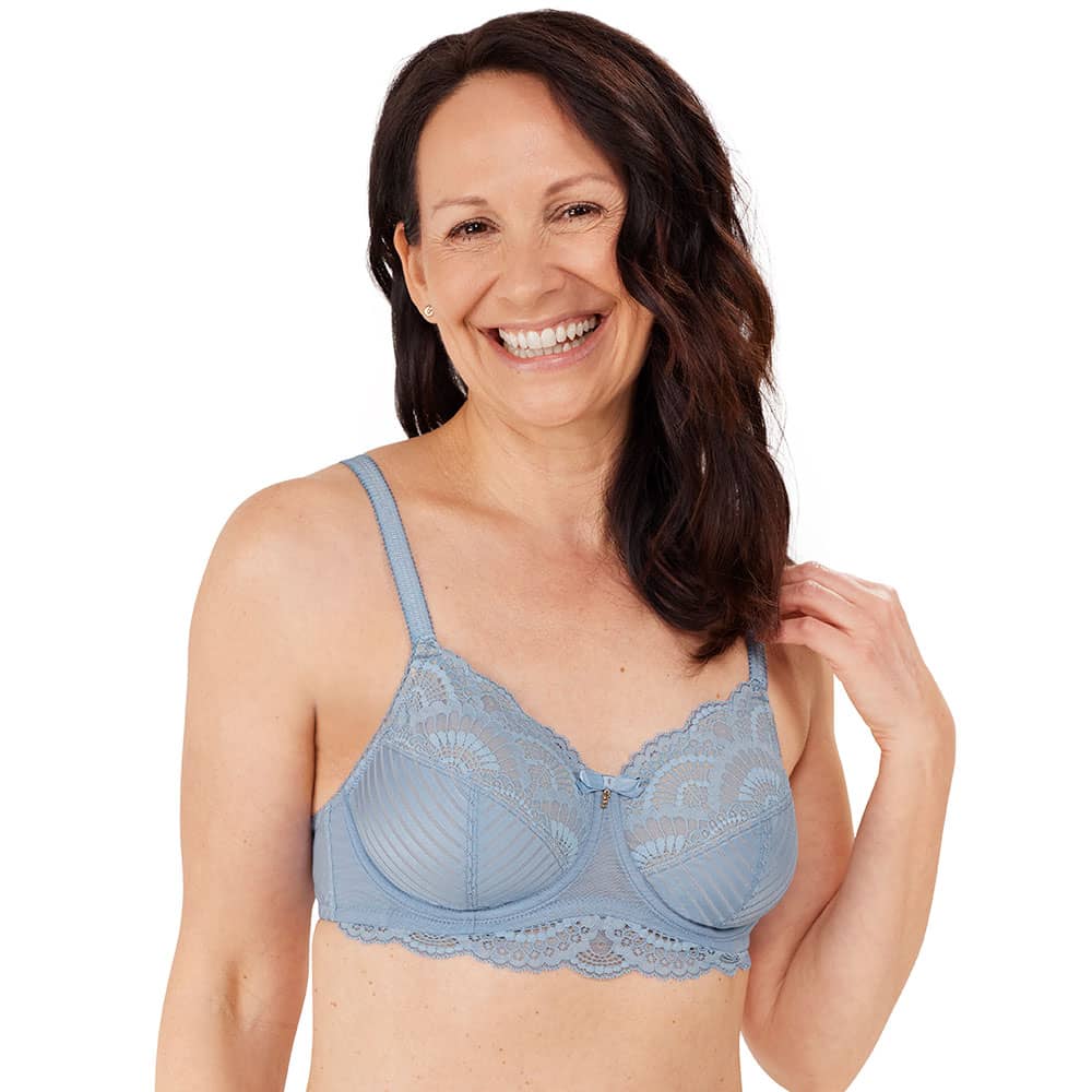 Amoena Prothesen-BH Karolina WB in Light Blue - Model