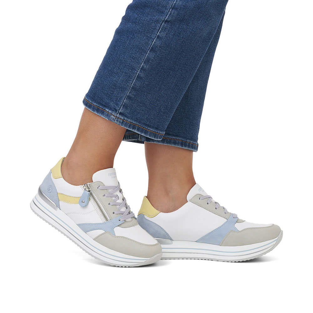 Remonte Damen Sneaker Pastell-Multicolor getragen am Model