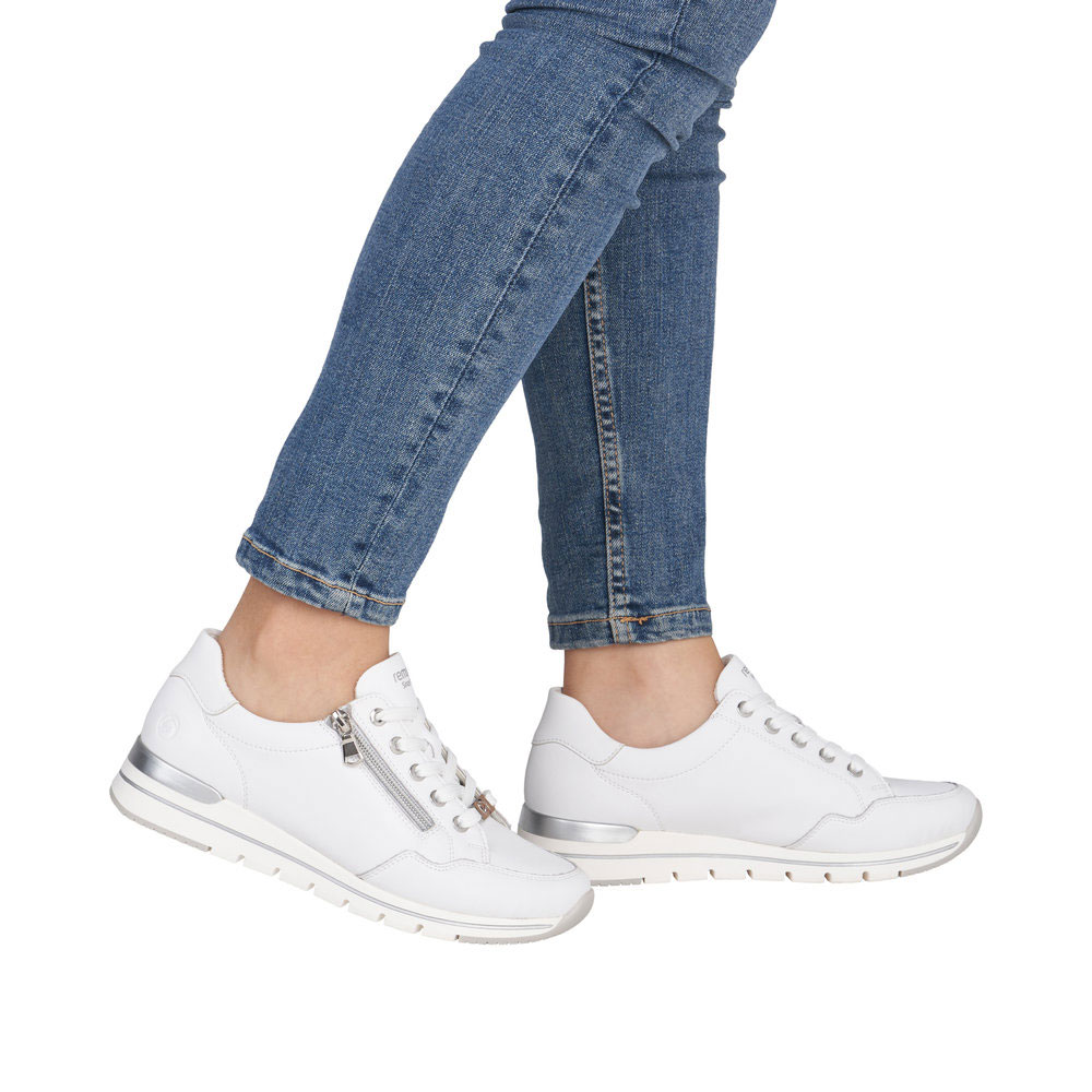 Remonte Sneaker in Weiß - Model