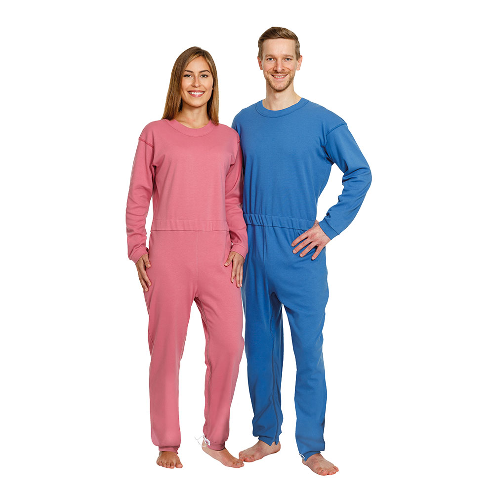 Suprima Pflegeoverall lang zwei Model Beere und Kornblume
